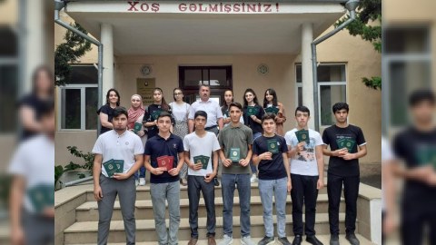Bu sinfin də bütün məzunları tələbə adını qazanıb