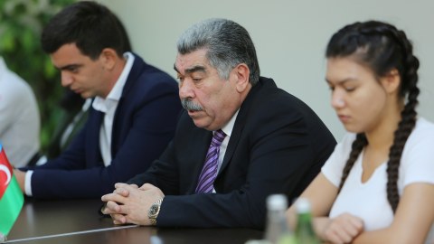 Hacıqabulun icra başçısı gənclərlə görüşüb