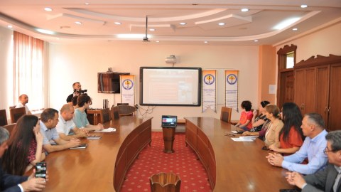 BMU-da simpozium işinə başlayıb