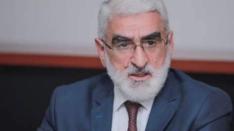 Mirmahmud Mirəlioğlu səhhətilə bağlı təcili Türkiyəyə getdi
