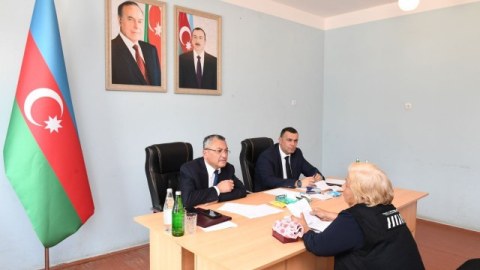 Komitə sədri Şəkidə vətəndaşları qəbul edib - FOTOLAR