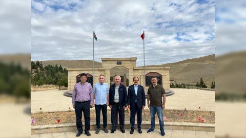 Səfir Türk Şəhidliyini ziyarət edib - FOTO