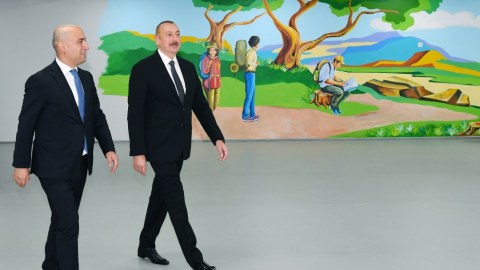 Prezident Sarayda yeni inşa edilən məktəbə baş çəkdi - FOTOLAR