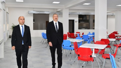İlham Əliyev Binəqədidə məktəb açılışında - FOTOLAR