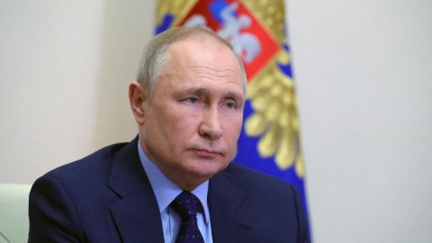 Putin III Çarlzı təbrik etdi