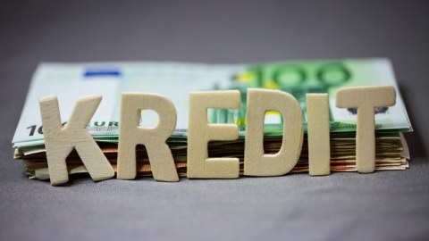 Peşə məktəblərində oxuyanlara təhsil krediti veriləcək