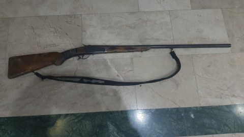 Kişi ehtiyatsızlıqdan özünü GÜLLƏLƏDİ