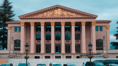 Gürcüstanda 5 min uşaq təhsildən kənarda qalıb