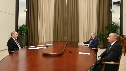 Putin gərginliyin azalmasına çalışır - AÇIQLAMA