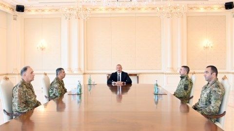 İlham Əliyev operativ müşavirə keçirdi