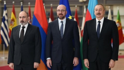 Şarl Mişel: “Paşinyan və Əliyevlə əlaqə saxlayıram”