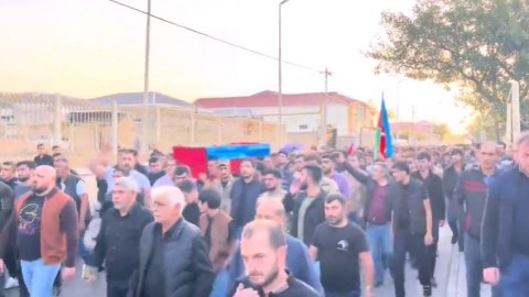 Şəhid və atası dəfn edilir - VİDEO
