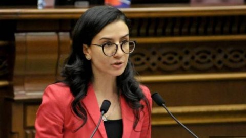 Ermənistanın qadın baş prokuroru işə başladı