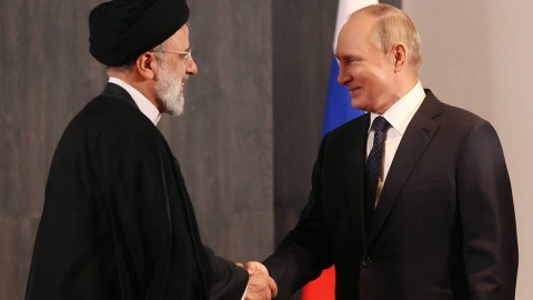 Tehranla mövqelərimiz üst-üstə düşür - Putin