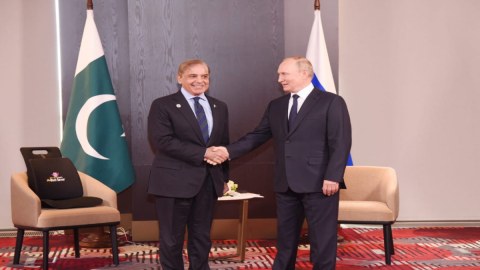 Pakistan Baş naziri Putinlə görüşdü