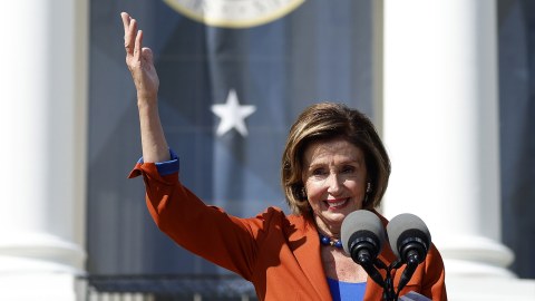 Nensi Pelosi Ermənistana GƏLİR 
