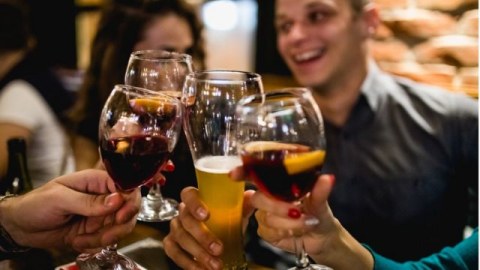 Ölkədəki alkoqoliklərin sayı AÇIQLANDI