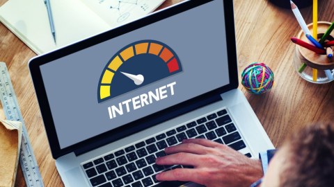 Azərbaycanda internetin sürəti zəifləyib