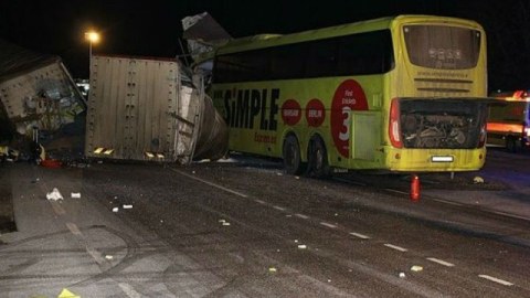 Çində dəhşətli qəza: 27 nəfər öldü