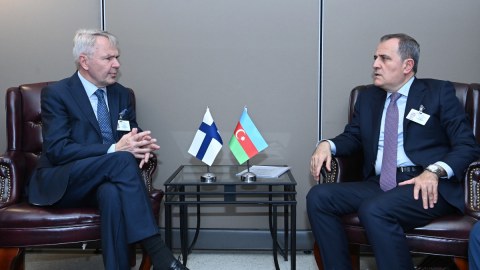 Ceyhun Bayramov finlandiyalı həmkarı ilə görüşüb