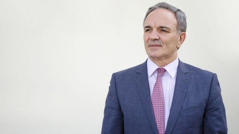 Əflatun Amaşov “Xalq qəzeti”nə baş redaktor TƏYİN EDİLDİ