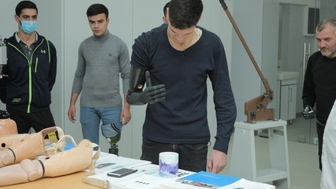 352 qazi yüksək texonologiyalı protezlə təmin edilib
