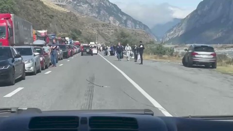 Gürcüstan ruslar üçün sərhədi BAĞLAYIR 