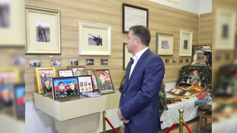 Ruslan Əliyev Milli Qəhrəmanın ev muzeyində - FOTOLAR