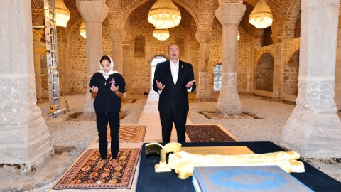 Prezident və xanımı Yuxarı Gövhərağa məscidində - FOTO