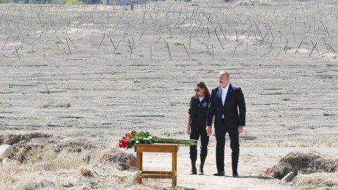 İlham Əliyev və birinci xanım şəhidlərin xatirəsini andılar