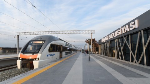 Sumqayıtdan qatarla Bakıya gələnlərin NƏZƏRİNƏ
