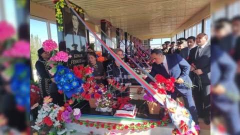 İcra başçısı Şəhidlərin məzarlarını ziyarət edib