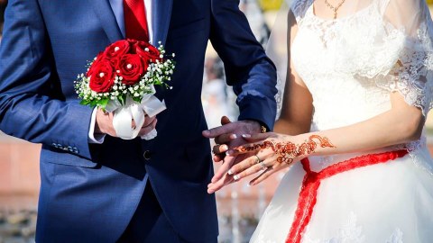 18 yaşlı bəy-gəlinlərimiz...