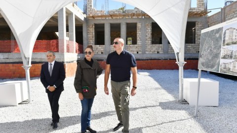 Prezident Şuşa məktəbinin tikintisi ilə maraqlandı