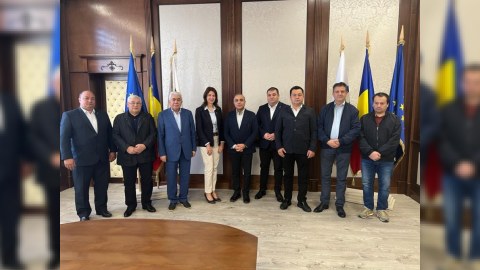 Deputatlar Rumıniyada görüşlər keçirib - FOTOLAR