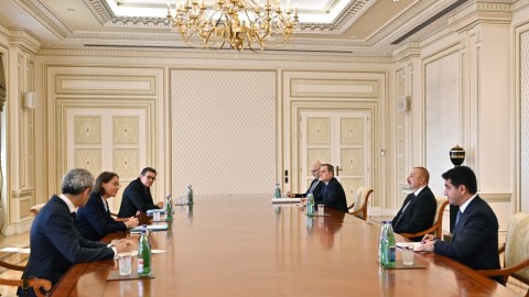 İlham Əliyev Makronun müşavirini qəbul edib