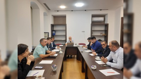 Dərsliklərlə bağlı sərt müzakirə - FOTOLAR