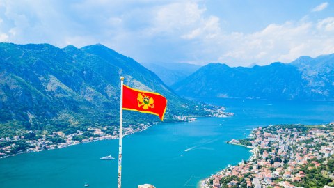 Monteneqro daha 6 rus diplomatı ölkədən qovdu