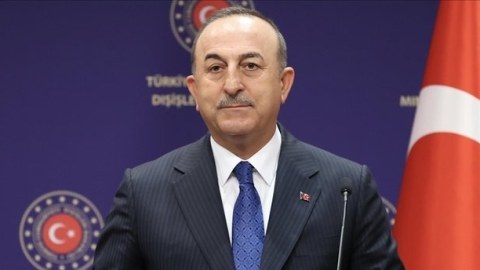 Yunanıstanın yanındakılara inanması özünü aldatmasıdır