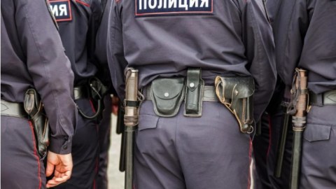 Rusiyada polislərə ölkədən çıxış qadağan olundu