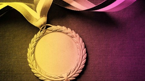 Medallarla bağlı layihə I oxunuşdan keçdi