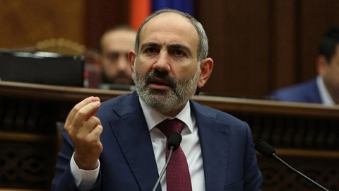 “Niyə kimsə məni satqın adlandırsın?” - Paşinyan Ermənistanın sahəsini açıqladı