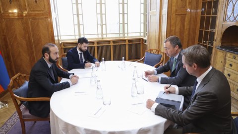Mirzoyan Cenevrədə Toivo Klaarla danışıqlar apardı