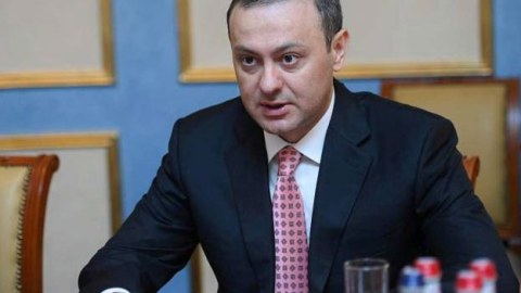 Qriqoryan NATO-da görüşlər keçirdi - Sərhəd müzakirəsi