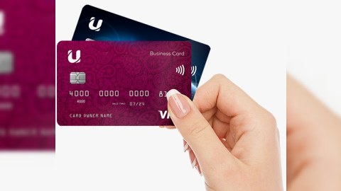 Azərbaycanda qeyri-adi olay - Bank hər müştəriyə 900 manat yüklədi