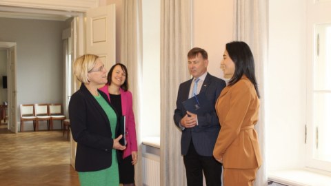 Ombudsman Estoniya rəsmiləri ilə görüşlər keçirib