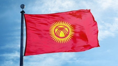 Qırğızıstan parlamentinə yeni sədr SEÇİLDİ