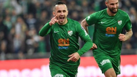 FIFA azərbaycanlı futbolçuya görə “Bursaspor”u CƏZALANDIRDI