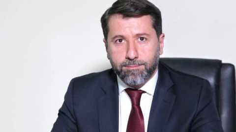 Ermənistanda nazir istefa verdi 