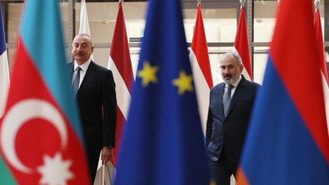 Kimin halvası çalınır? - Bakıya üç ziyarət və bir zəng...